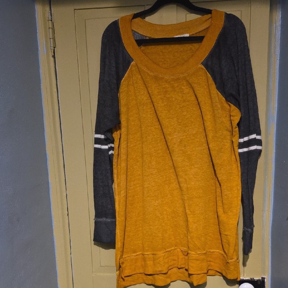 Maurices Mustard and Black Top